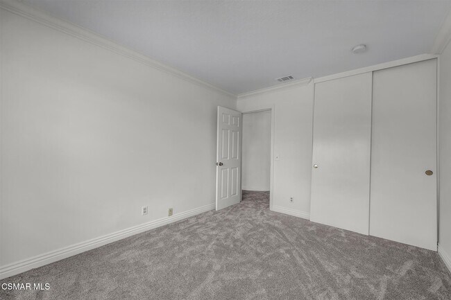 Building Photo - 2594 Ridgebrook Pl