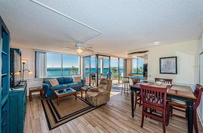 Building Photo - 6357 Bahia Del Mar Blvd S