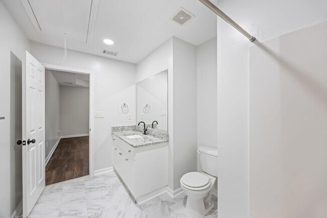 Building Photo - 638 Goodale Ln