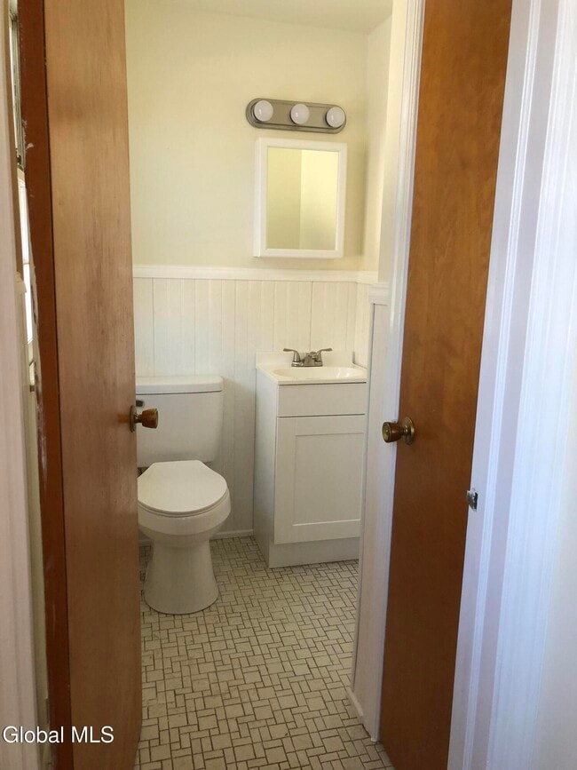 Building Photo - 34 Swayze Dr