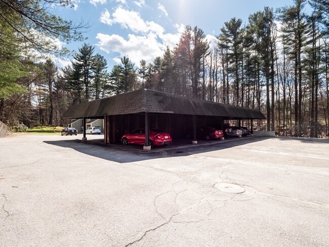 Building Photo - 374 Great Rd