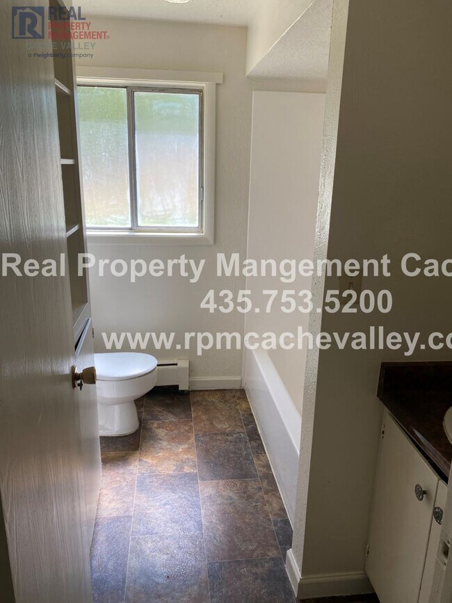 Primary Photo - 271 Riverbend Rd