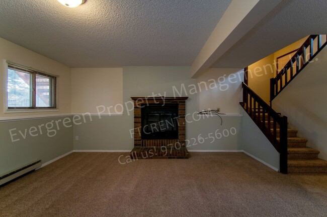 Building Photo - Short Term Lease! Spacious Home in Mid-Tow...