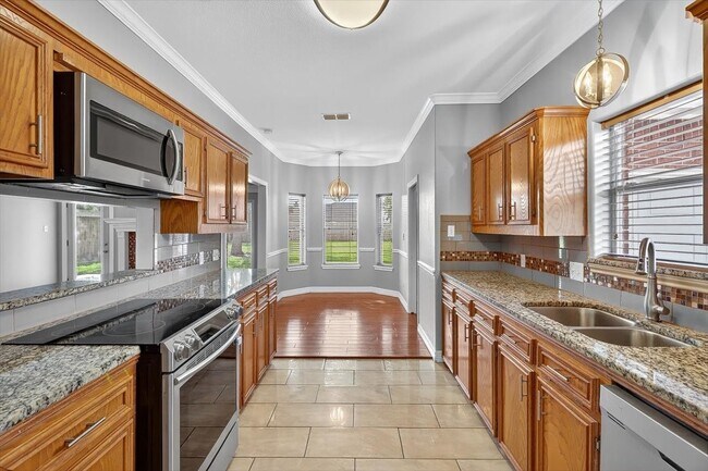 Building Photo - 8114 Etienne Dr