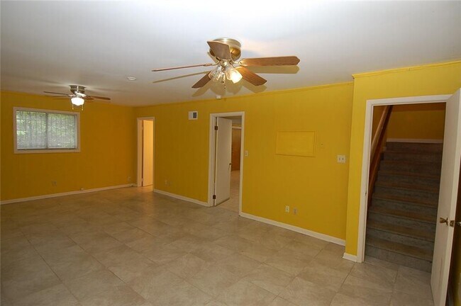 Building Photo - 3922 Safari Ct