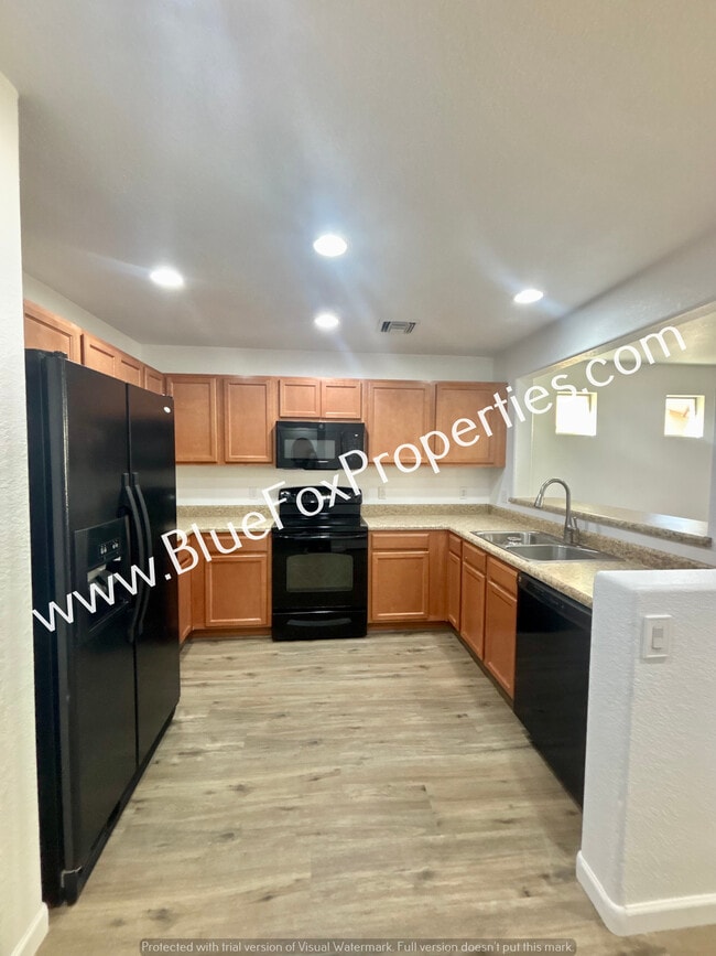 Building Photo - 10579 E Pleasant Pasture Dr