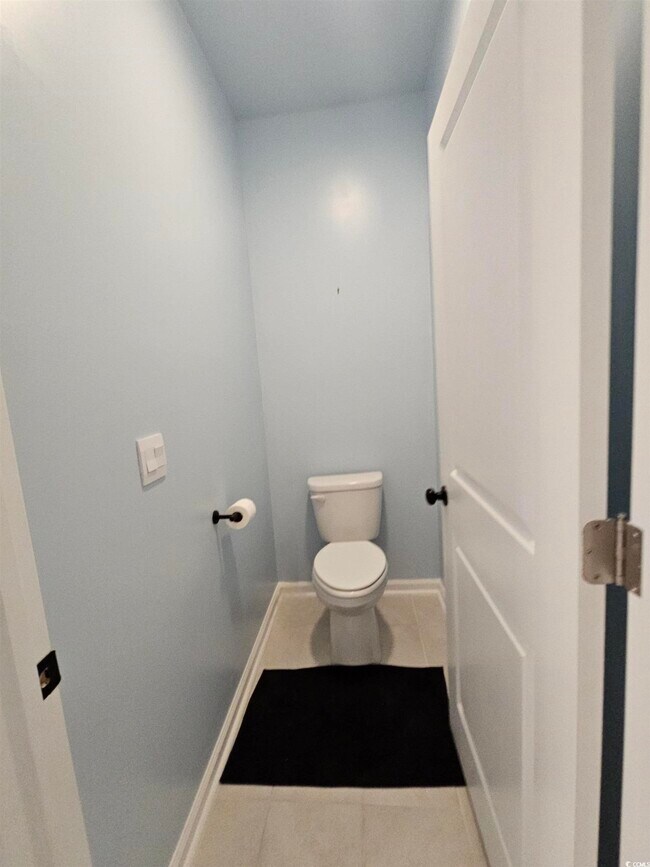 Building Photo - 3193 Bells Lk Cir