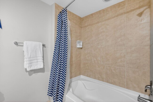 Building Photo - 415 NW Flagler Ave