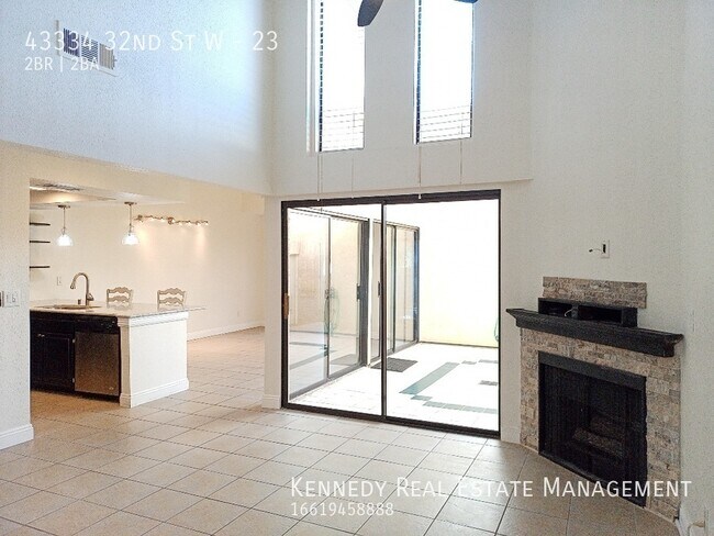 Building Photo - Spacious Single Story Condo in Gated Commu...
