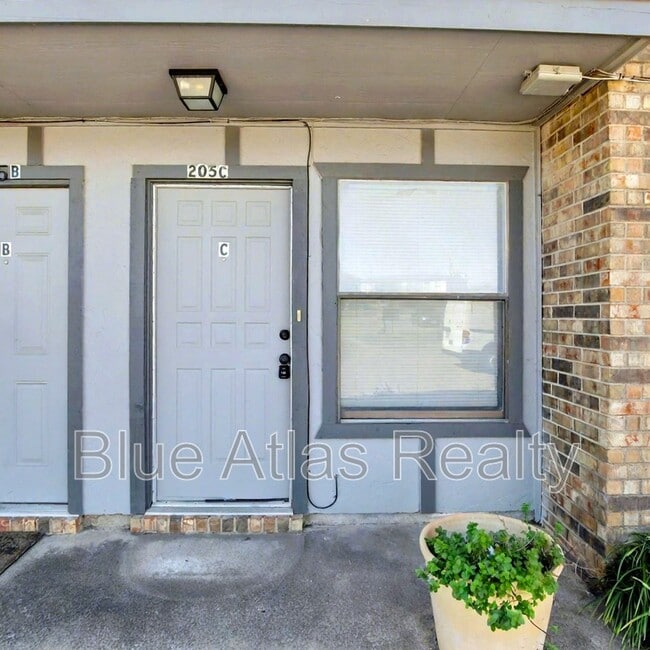 Building Photo - 205 Pate Orr Rd N