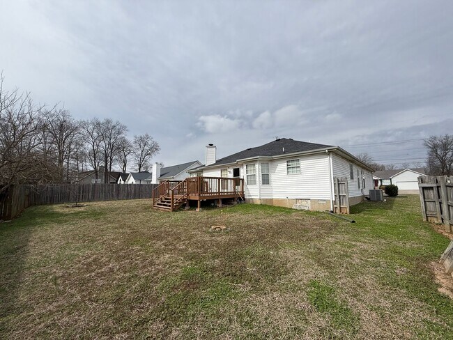 Building Photo - Charming Open-Concept Home in LaVergne