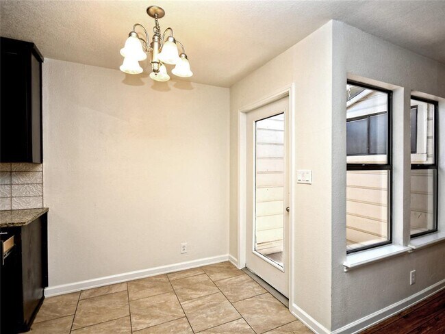 Building Photo - 3409 Saltillo Ct