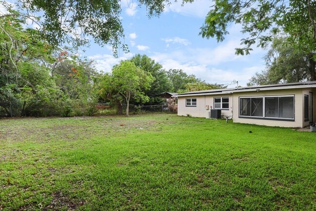 Building Photo - 3 Bedroom home in Belle Isle