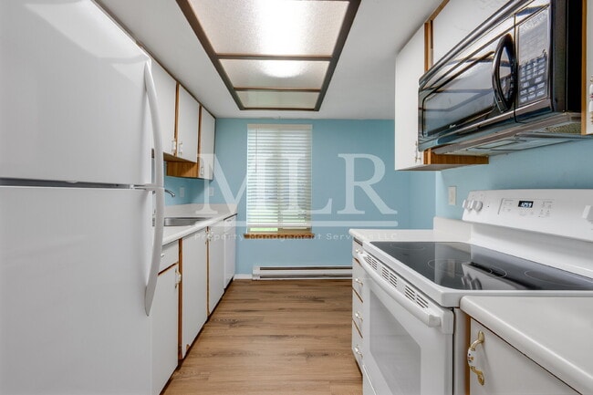 Building Photo - 8619 Zircon Dr SW