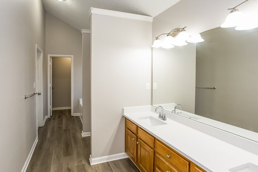 Building Photo - 1938 Olsen Ln