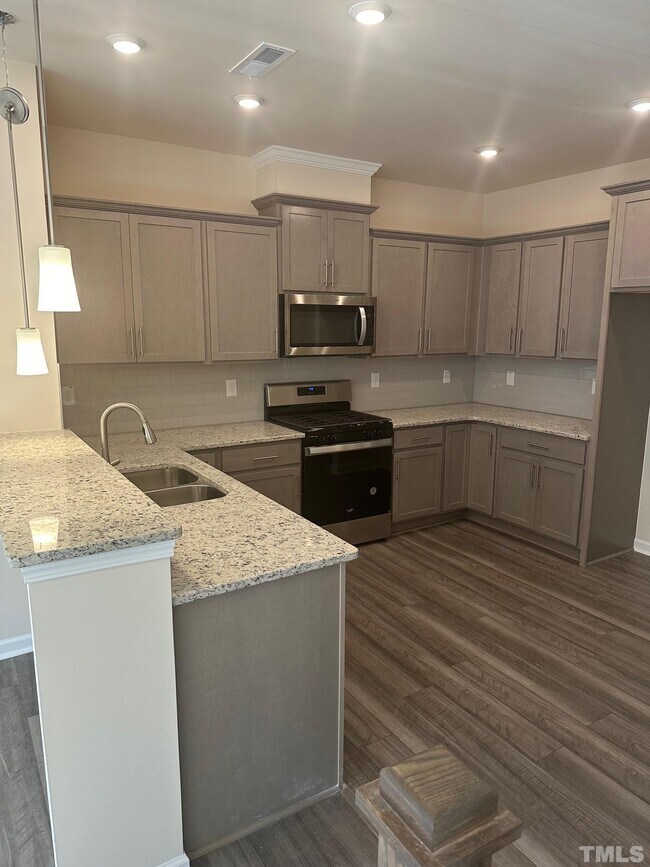 Building Photo - 240 Ribbon Rail St