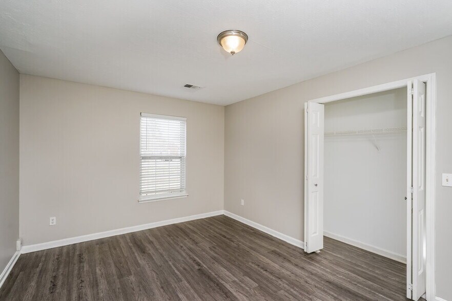 Building Photo - 6304 Price Ln Rd