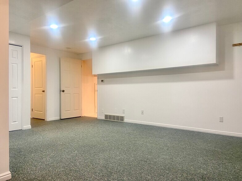 Building Photo - 5341 S Trunk Bay Cir