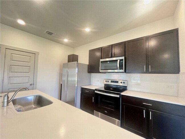 Building Photo - 110 Krause Spgs Dr