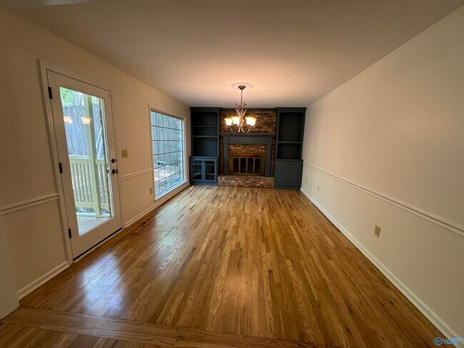 Building Photo - 295 Becky Dr