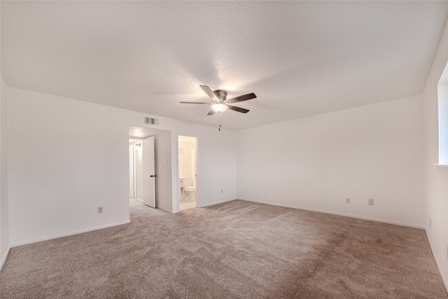 Building Photo - 1803 Country Village Blvd