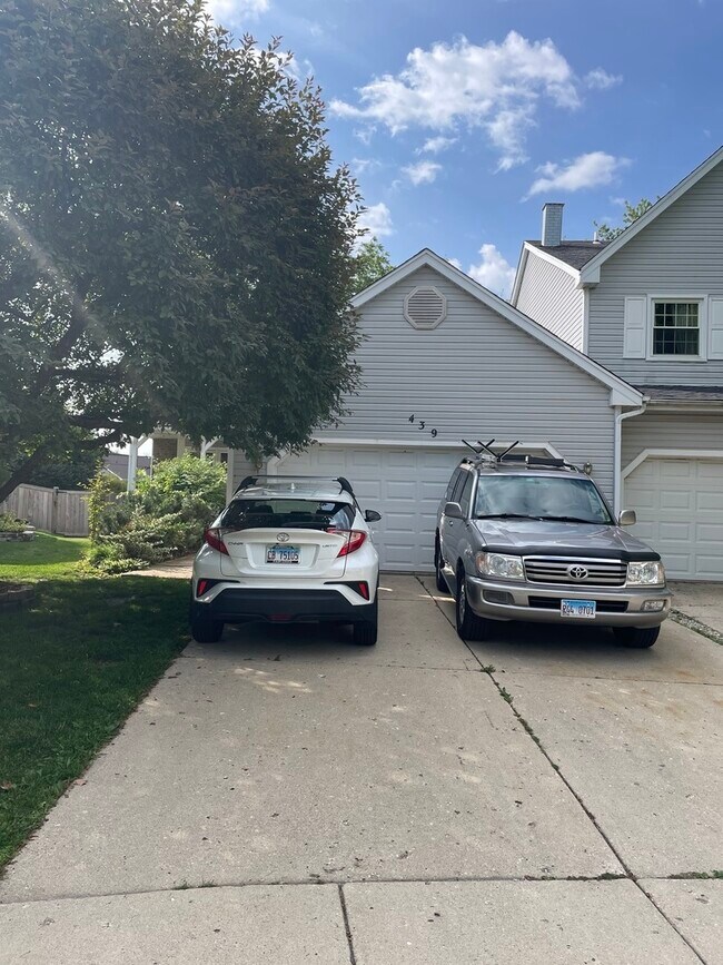 Primary Photo - 439 Thorndale Ct