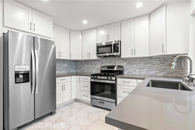 Building Photo - 552 Hahn Ave