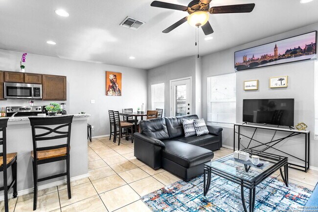 Building Photo - 11111 Belair Dr