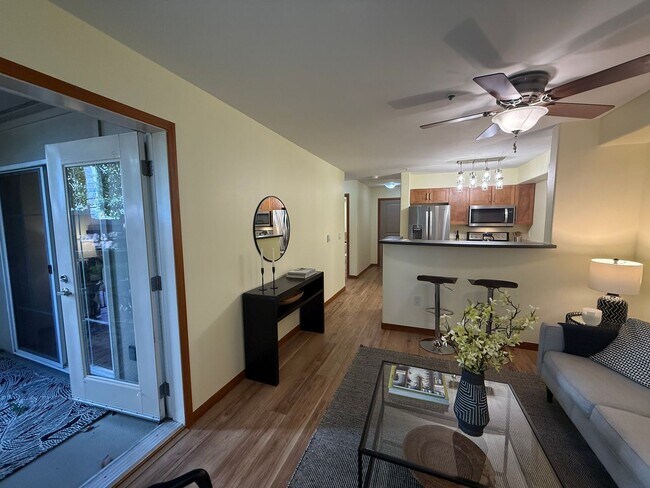 Building Photo - Sausalito Condominiums - West Seattle