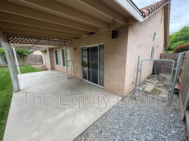 Building Photo - 3432 S Martin Ct
