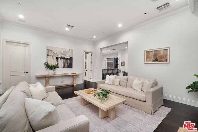 Building Photo - 4923 Amigo Ave