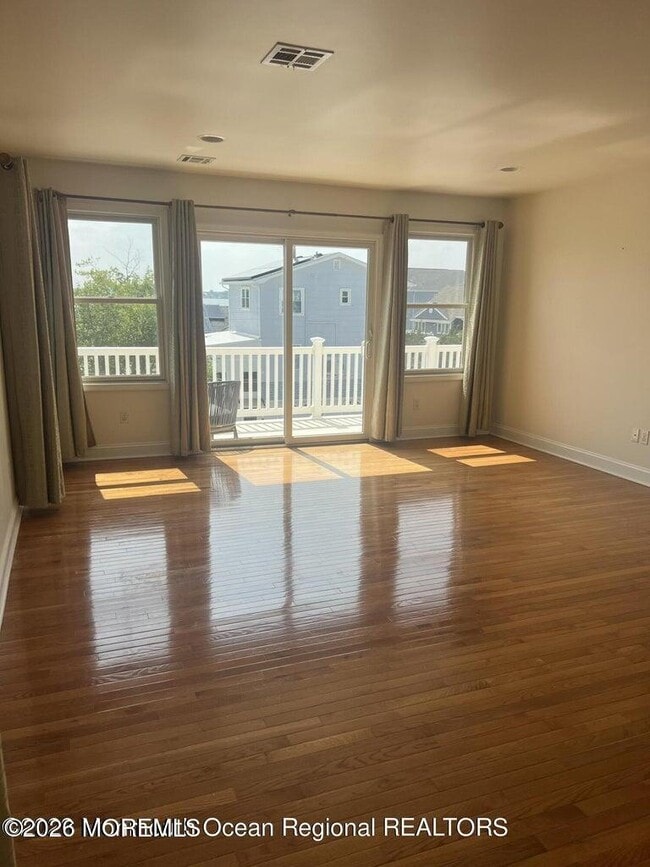 Building Photo - 83 Vanard Dr