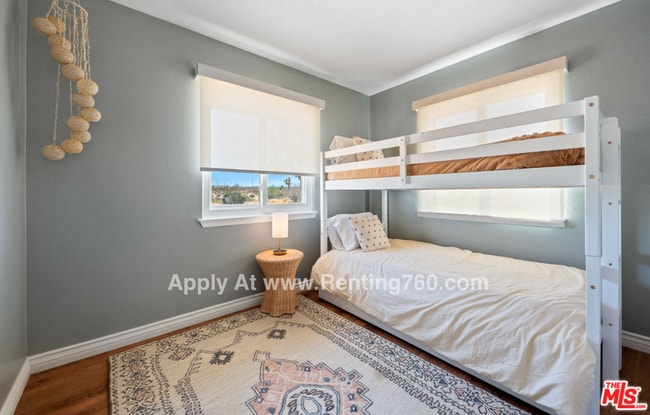 Building Photo - Updated 3 Bed 2 Bath Home on 2.5 Fenced In Acres with paid SOLAR PANELS!!