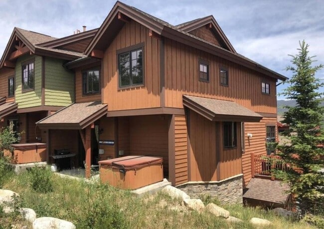 Building Photo - 970 Bear Trail