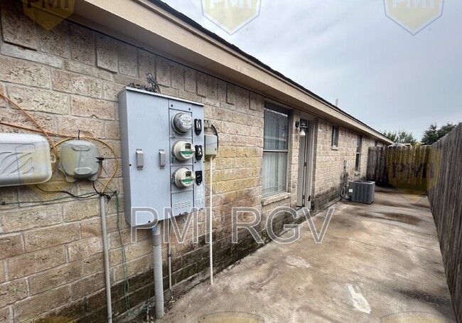 Building Photo - 3802 S Radisson Ave