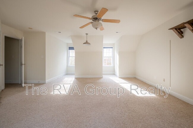 Building Photo - 79 River Run Ln