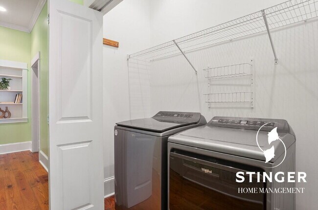 Building Photo - 14 Hayek St