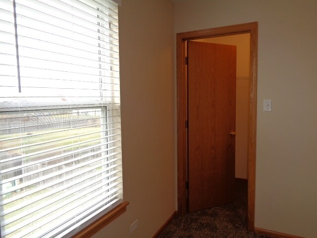 Building Photo - 1505 Finch Dr