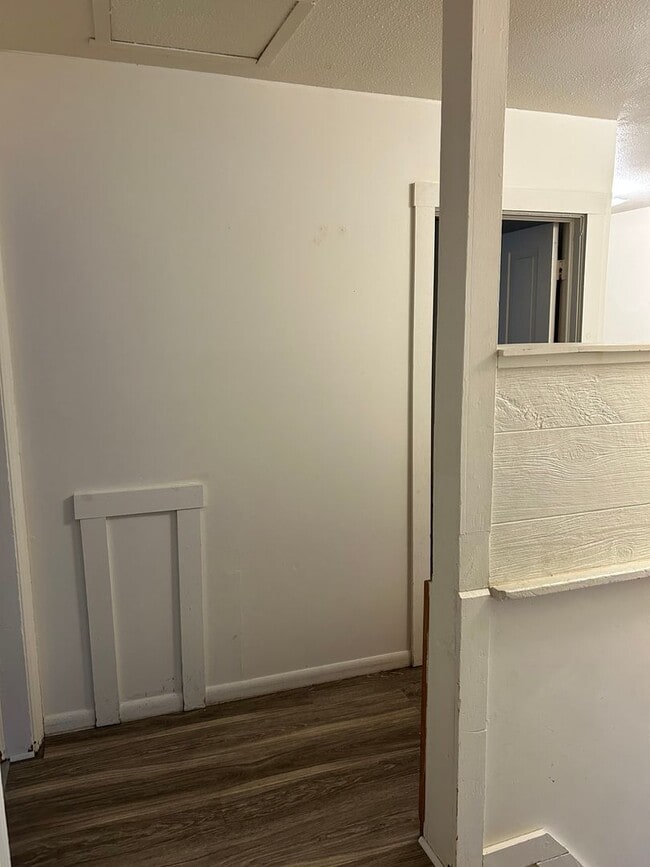 Building Photo - One bedroom apartment