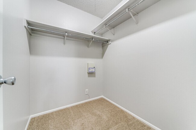 Building Photo - 3-BEDROOM IN HUNTERS CHASE, NORTHSIDE ISD