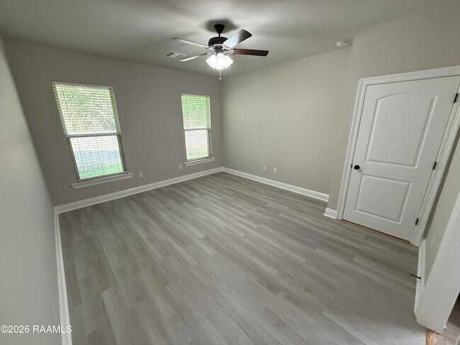 Building Photo - 404 Sparrowhawk St