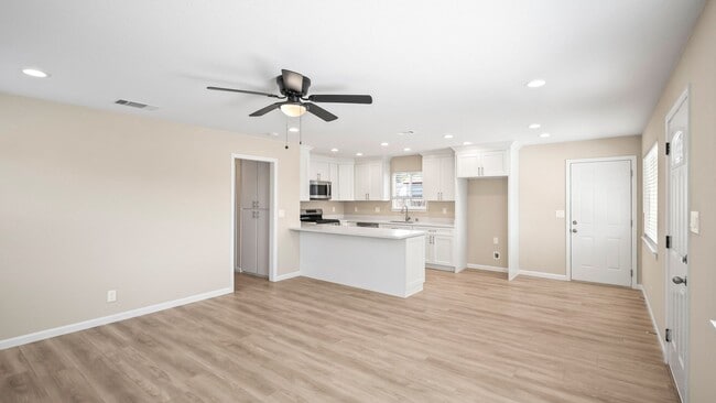 Building Photo - For Rent: Beautifully Updated 3-Bedroom Ho...