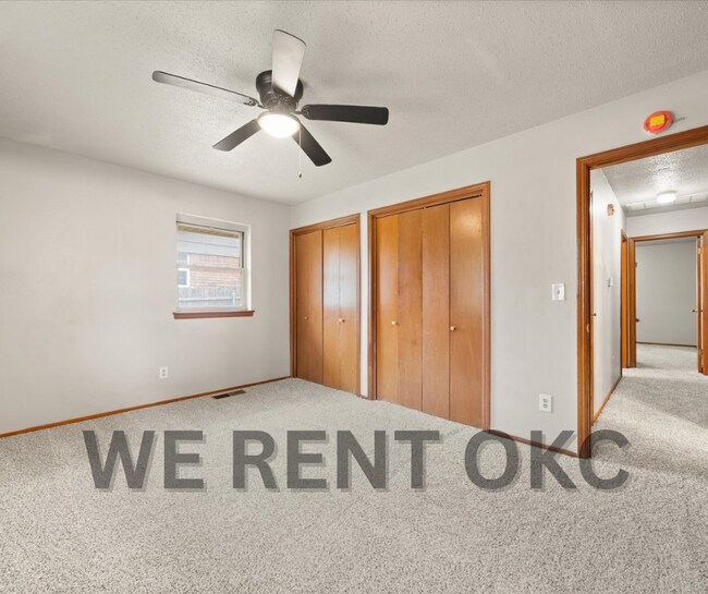Building Photo - 3016 Shadybrook Dr