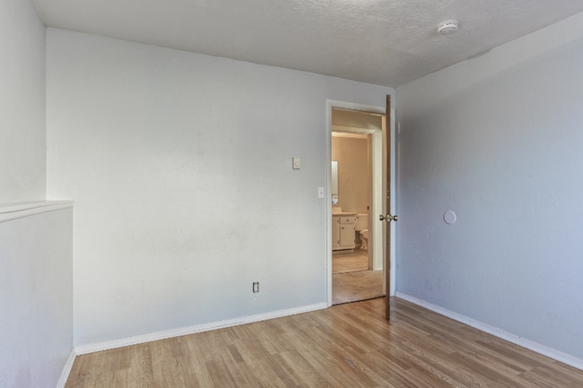 Building Photo - 1965 Butte St