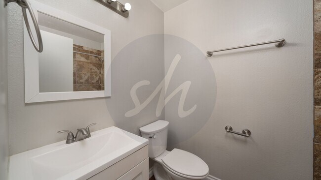 Building Photo - Charming Rancher in Stratmoor Valley