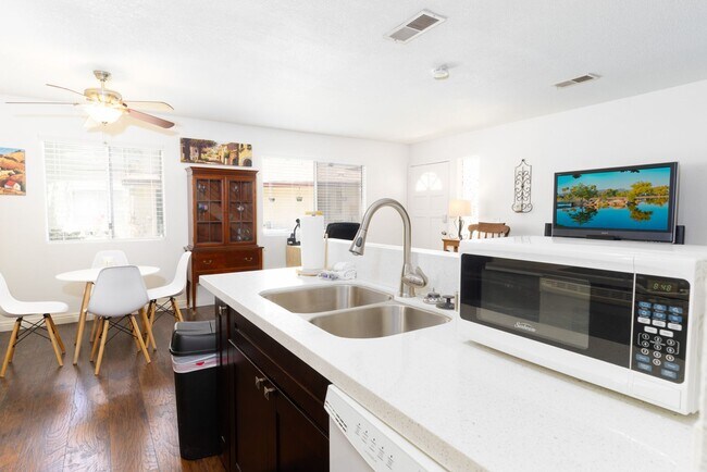 Building Photo - Beautiful 2 Bedroom Condo in Santee