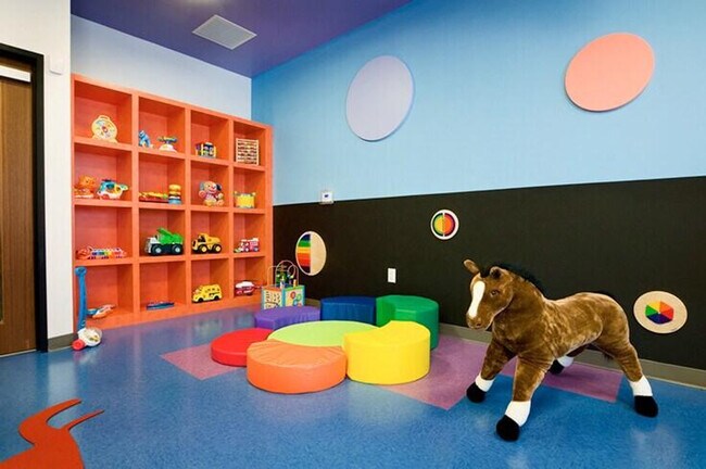 Building Photo - 40 E Pier Dr