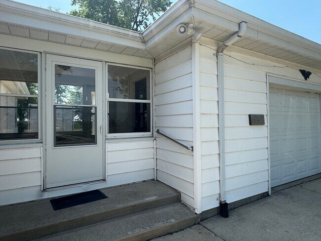 Building Photo - 26316 US-45
