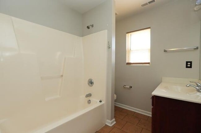 Building Photo - 18007 Lynn Ln