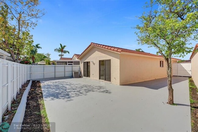 Building Photo - 2614 W 65th St